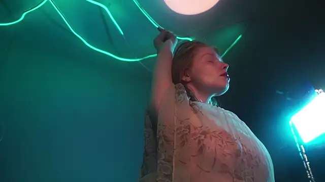 ginger hugs online show from 09-19-25, 09:59