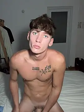 Hornyyoungstud123 online show from 07-31-26, 10:36