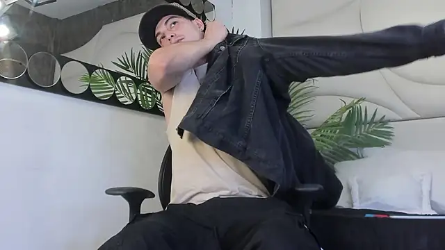 Karimferrer online show from 02-20-26, 04:31