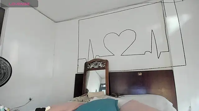 latinaStepmom online show from 04-14-26, 10:49