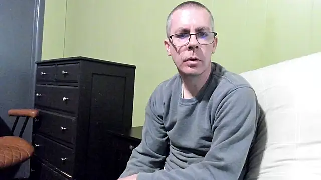 Snapshot of ImportantEquator0 chatting on 10-15-25, 03:45 ImportantEquator0 online show from 10-15-25, 03:45