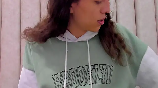 FreyaMoller online show from 11-07-25, 07:58