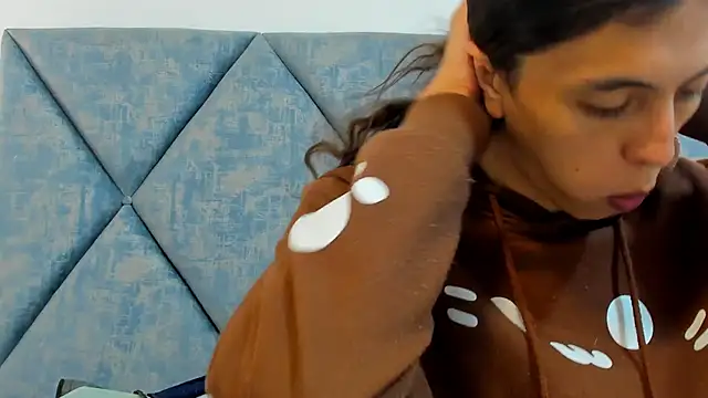 FreyaMoller online show from 02-06-26, 07:39