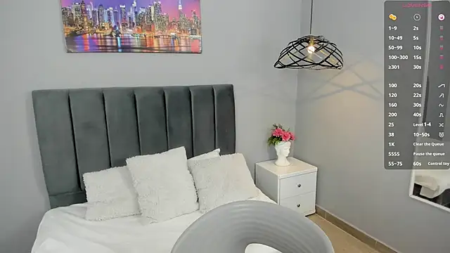 sophie alice  online show from 03-17-25, 03:40