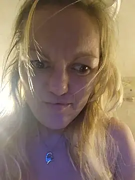 Snapshot of SinSoft58450 chatting on 11-03-25, 11:00 SinSoft58450 online show from 11-03-25, 11:00