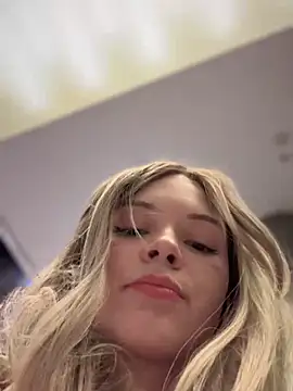 Snapshot of Times__Square chatting on 12-14-24, 06:02 Times Square online show from 12-14-24, 06:02