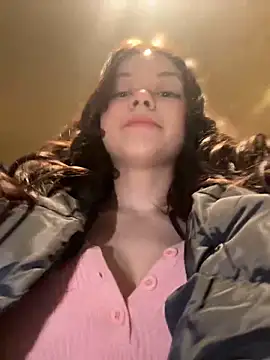 Snapshot of Times__Square chatting on 02-04-25, 05:21 Times Square online show from 02-04-25, 05:21