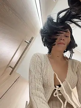 Snapshot of Times__Square chatting on 02-13-25, 08:17 Times Square online show from 02-13-25, 08:17