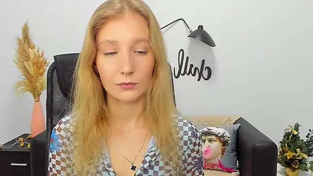 Snapshot of LolaWilsons chatting on 01-07-25, 02:19 LolaWilsons online show from 01-07-25, 02:19