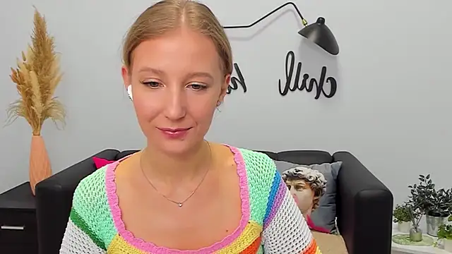 Snapshot of LolaWilsons chatting on 11-03-25, 11:11 LolaWilsons online show from 11-03-25, 11:11