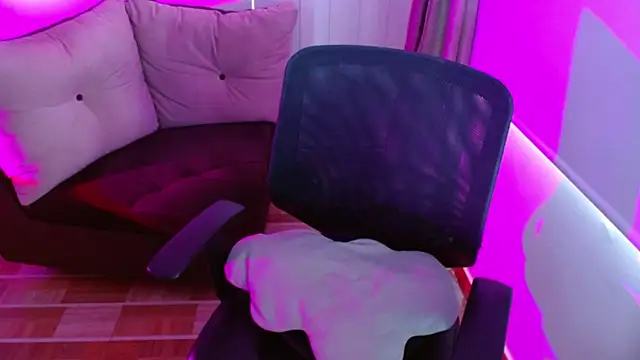 milfrousse online show from 03-06-25, 04:17