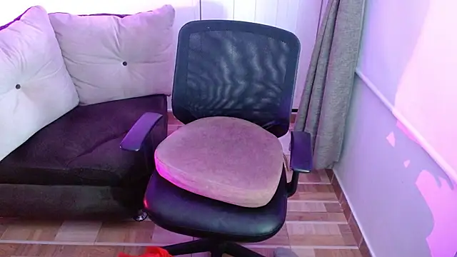 milfrousse online show from 10-06-25, 10:02