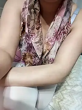 Snapshot of _Sahra_ chatting on 02-17-25, 07:42 Sahra online show from 02-17-25, 07:42