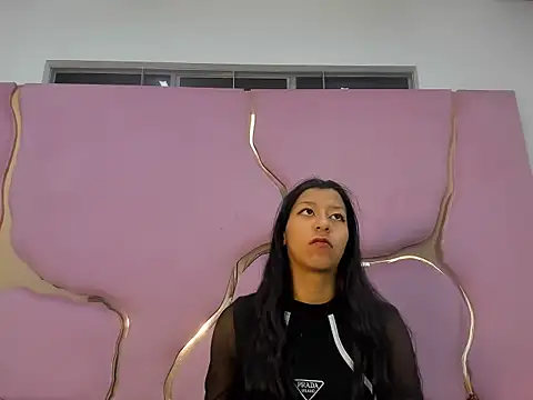 Snapshot of VaneLin18 chatting on 09-23-25, 08:12 VaneLin18 online show from 09-23-25, 08:12