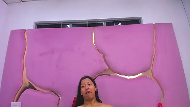 Snapshot of VaneLin18 chatting on 11-19-25, 11:05 VaneLin18 online show from 11-19-25, 11:05