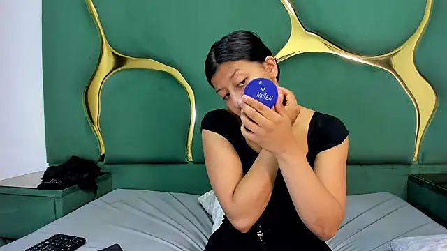 Snapshot of VaneLin18 chatting on 11-27-25, 07:16 VaneLin18 online show from 11-27-25, 07:16