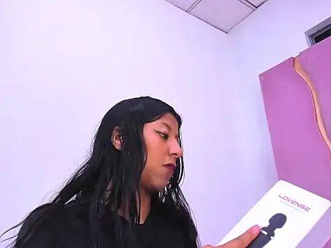 Snapshot of VaneLin18 chatting on 12-04-25, 08:39 VaneLin18 online show from 12-04-25, 08:39