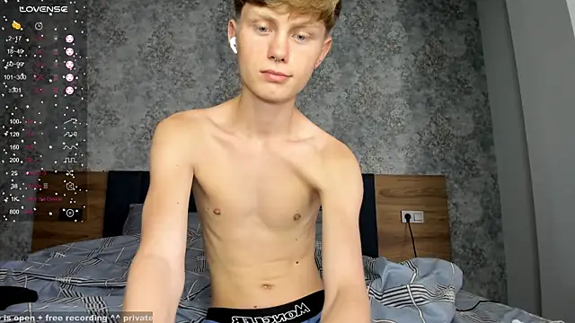 Snapshot of christian_di0r chatting on 03-17-25, 09:12 christian di0r online show from 03-17-25, 09:12