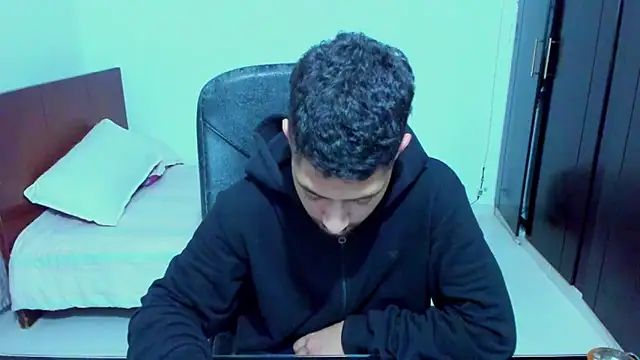 Snapshot of Chandler_ken chatting on 02-03-26, 01:04 Chandler ken online show from 02-03-26, 01:04