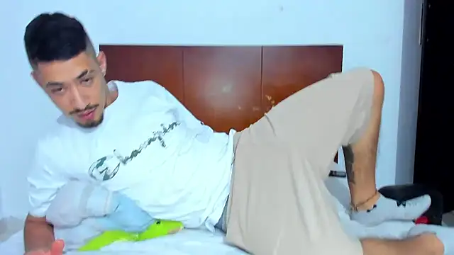 Snapshot of Chandler_ken chatting on 02-12-26, 11:33 Chandler ken online show from 02-12-26, 11:33