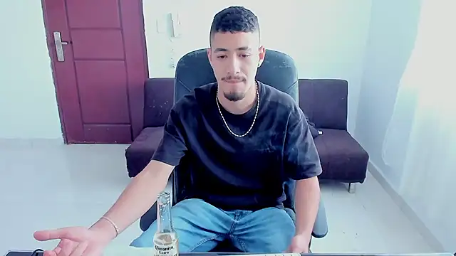 Snapshot of Chandler_ken chatting on 02-14-26, 10:28 Chandler ken online show from 02-14-26, 10:28