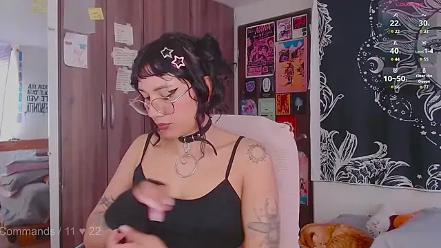 melissahowl online show from 10-30-25, 04:19