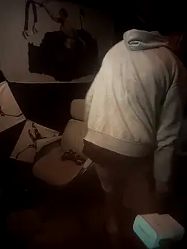 Gillygilly76 online show from 02-01-26, 01:37