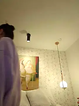 Snapshot of valery_mora chatting on 12-21-24, 01:32 valery mora online show from 12-21-24, 01:32