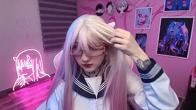 Miwa violet online show from 05-20-26, 01:56