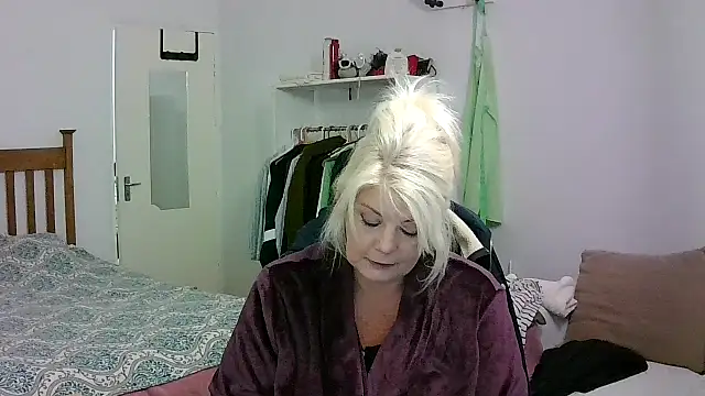 Miahotmilf online show from 05-09-26, 05:07