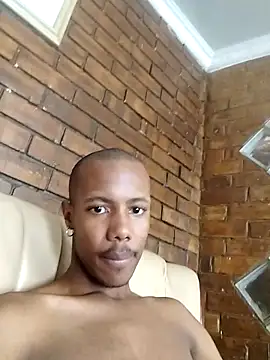 Snapshot of bobzerr chatting on 03-11-26, 11:16 bobzerr online show from 03-11-26, 11:16