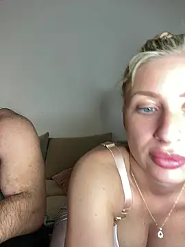 Snapshot of belle98 chatting on 02-26-25, 08:22 belle98 online show from 02-26-25, 08:22