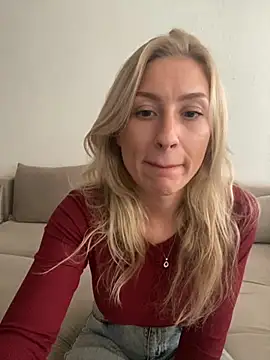 Snapshot of belle98 chatting on 10-02-25, 04:25 belle98 online show from 10-02-25, 04:25