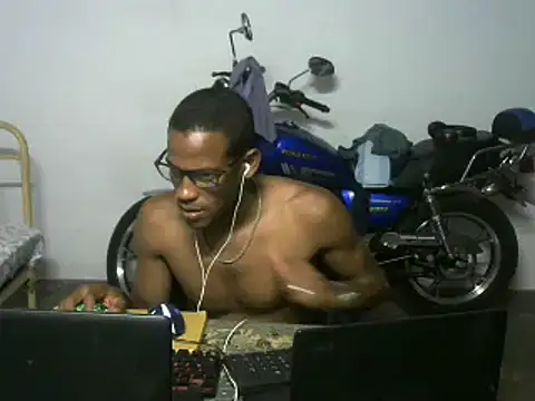 Snapshot of michel_sc chatting on 05-21-26, 05:36 michel sc online show from 05-21-26, 05:36