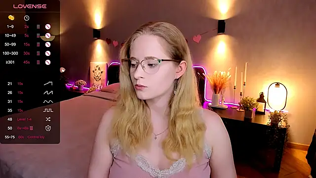 Aemilia  online show from 11-17-25, 08:20