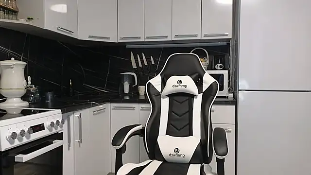 Strip-Lady online show from 02-11-25, 02:25