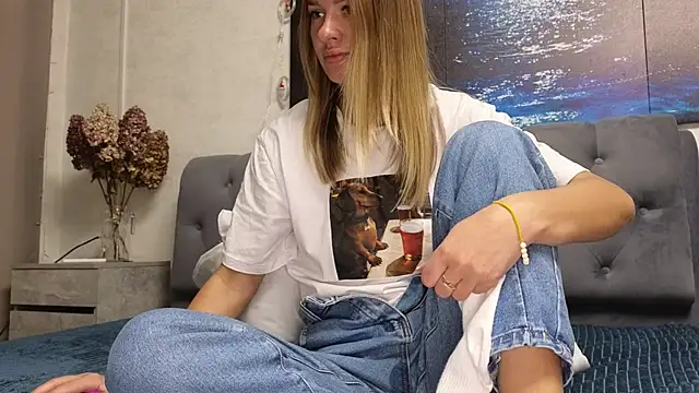 Strip-Lady online show from 03-18-26, 01:36