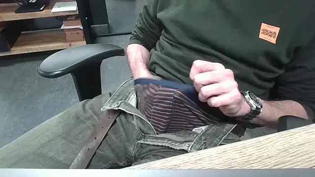 Michealtje85 online show from 02-09-26, 04:22