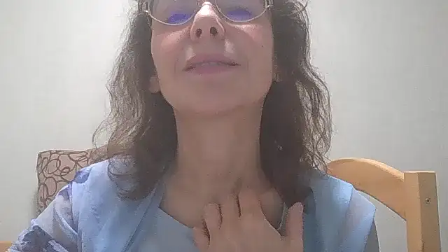 HollyJewel online show from 12-26-24, 07:38