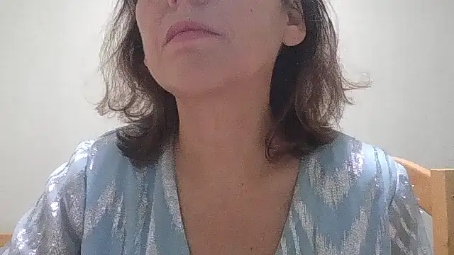 HollyJewel online show from 10-26-25, 06:47