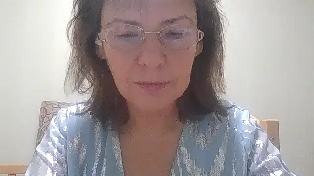 HollyJewel online show from 11-17-25, 04:13