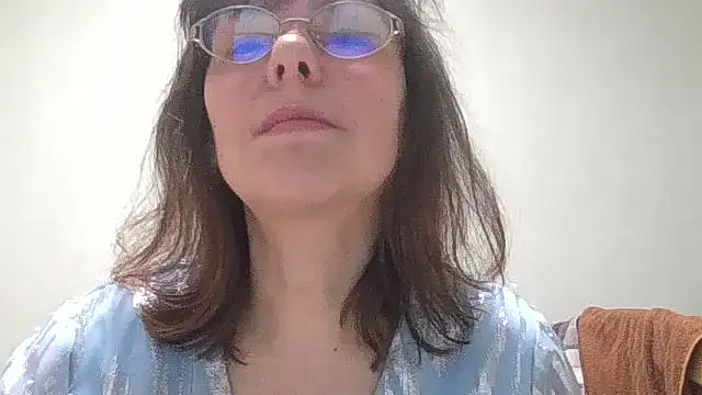 HollyJewel online show from 04-15-26, 07:58