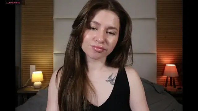 Snapshot of AliceBellamy chatting on 06-03-26, 10:04 AliceBellamy online show from 06-03-26, 10:04