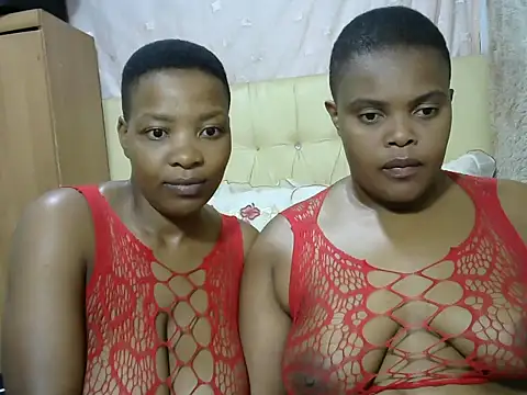 Snapshot of Xxxsluts chatting on 02-12-25, 07:24 Xxxsluts online show from 02-12-25, 07:24