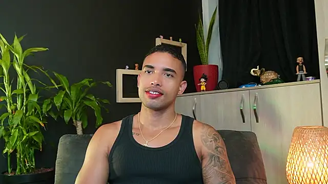 Snapshot of LincomAmith chatting on 05-20-26, 12:11 LincomAmith online show from 05-20-26, 12:11