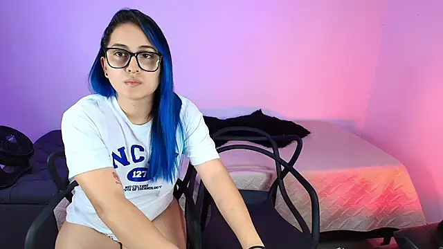 Jules n Gia online show from 03-21-25, 09:01