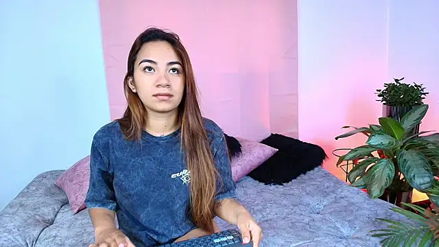 Jules n Gia online show from 11-01-25, 05:37