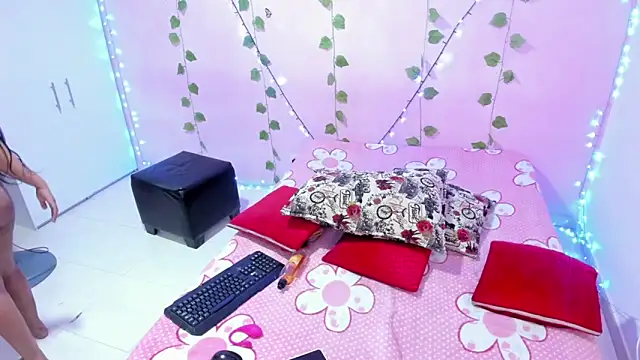 Snapshot of ambersmitx chatting on 12-19-24, 09:38 ambersmitx online show from 12-19-24, 09:38