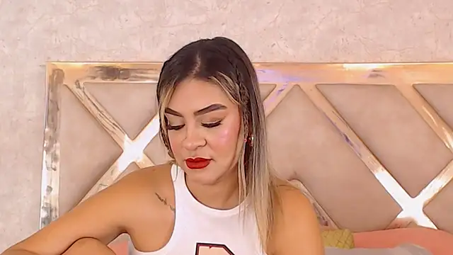 Snapshot of JoannaStanford chatting on 11-15-25, 12:56 JoannaStanford online show from 11-15-25, 12:56