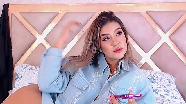 Snapshot of JoannaStanford chatting on 02-15-26, 09:55 JoannaStanford online show from 02-15-26, 09:55